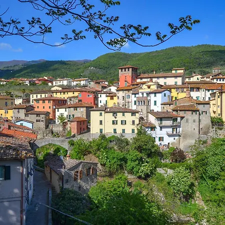 Cozy In Rignano Sullarno With Jacuzzi *