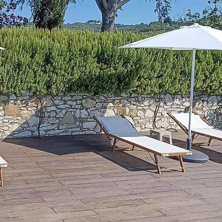 Cozy In Rignano Sullarno With Jacuzzi Apartment